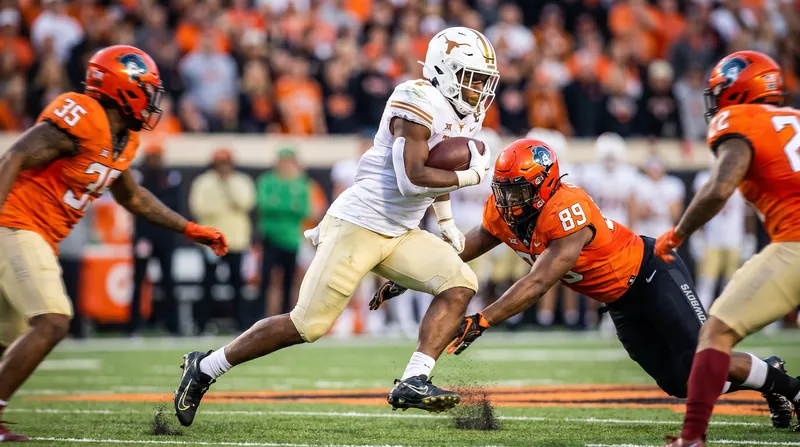 Louisville's ground game, led by James Robinson and Ian Wheeler, racked up 168 rushing yards against the Battlehawks.