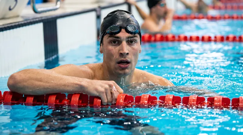 The men's 400m freestyle set up a massive finals clash between former world champions.