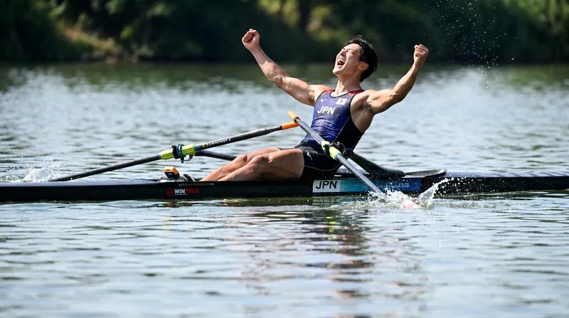 Germany's Oliver Zeidler dominated the men's single sculls in Seville.