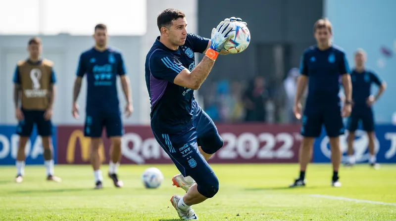 Emiliano Martinez has returned to full training with both gloves after fracturing his ring finger in May.