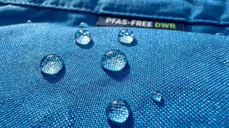 When properly washed and maintained, PFAS-free Durable Water Repellent (DWR) coatings effectively force water to bead and roll off the fabric.
