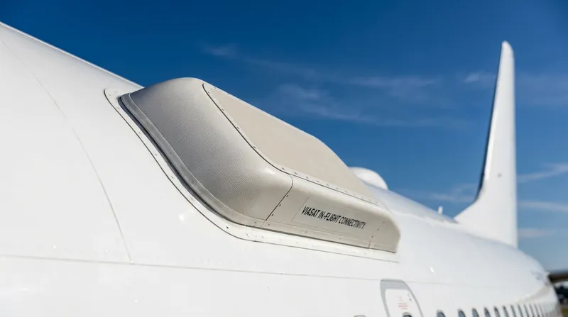 Modern phased-array antennas seamlessly track fast-moving satellites without any moving physical parts.