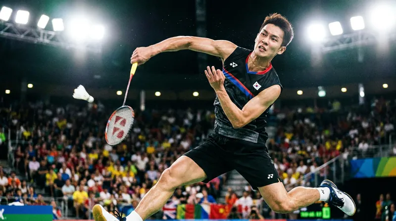 Elite players rely on the precise aerodynamic 'bite' of natural feathers to execute high-speed jump smashes and delicate net shots.