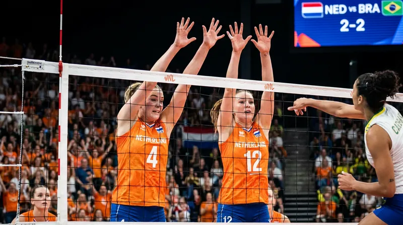 The Netherlands established an early defensive advantage, out-blocking Canada 12-8 over the match.