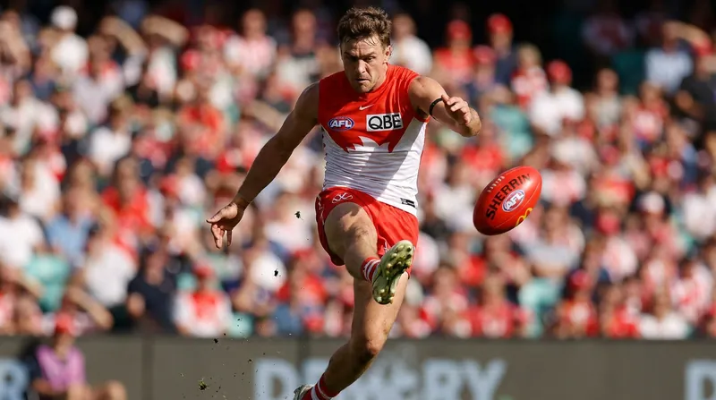 The Sydney Swans have matched Fremantle's pace, establishing themselves as premiership co-favourites.