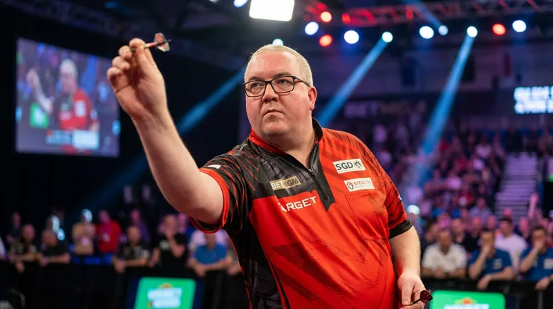 Stephen Bunting averaged over 104 in the semi-final but was undone by Cross's spectacular checkouts.