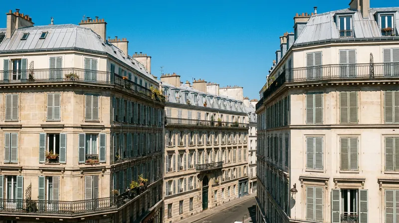 With residential air conditioning penetration around 20 percent, millions of Europeans rely on passive cooling techniques like closed shutters.