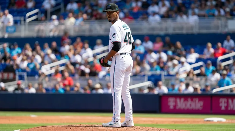 Eury Pérez returns to the Marlins rotation after missing a month with a right gracilis strain.
