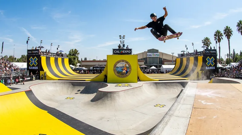 Athletes embraced the local Sacramento flavor, utilizing custom features like the Tower Bridge ramp during their runs.