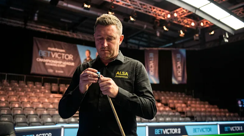 Players face intense pressure in the round-robin format, where every frame can dictate the final standings.
