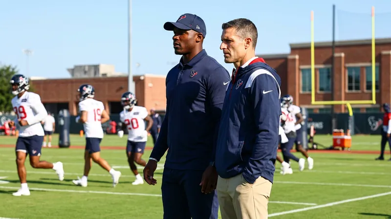 Texans leadership is prioritizing Dell's long-term health over a rushed offseason return.