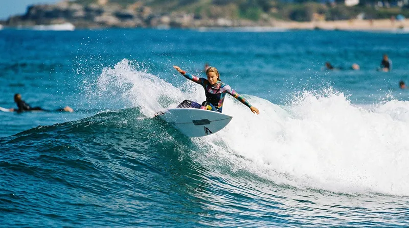 Sawyer Lindblad's breakthrough victory in Rio has tightened the women's standings heading into the reef breaks.