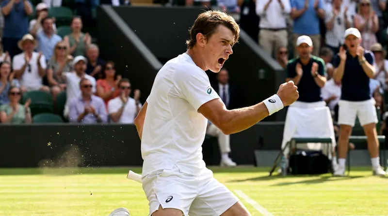 Alex de Minaur has leveraged his elite court coverage to climb to No. 6 in the year-end standings.