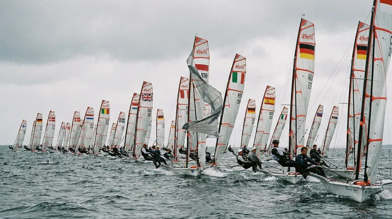 The Gold fleet split brings the top 25 boats into direct, high-stakes competition for the remainder of the championship.