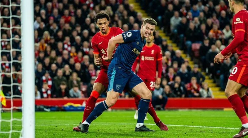 Defenders now routinely pin their arms behind their backs to avoid falling foul of the 'unnatural silhouette' rule.