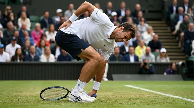 Mid-match injuries disrupted several deep runs during the recent European grass-court season.