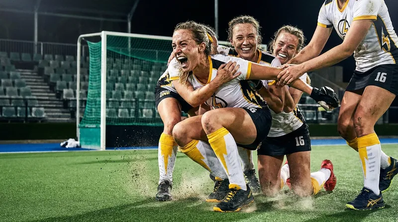 Schonell proved her fitness by helping the Perth Thundersticks capture a domestic title before returning to the Hockeyroos.