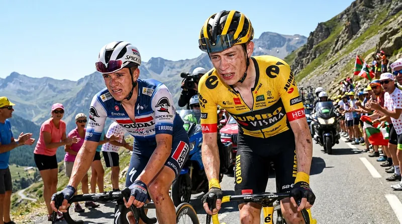 Jonas Vingegaard and Remco Evenepoel were left to battle for the minor placings after Pogačar's explosive acceleration.