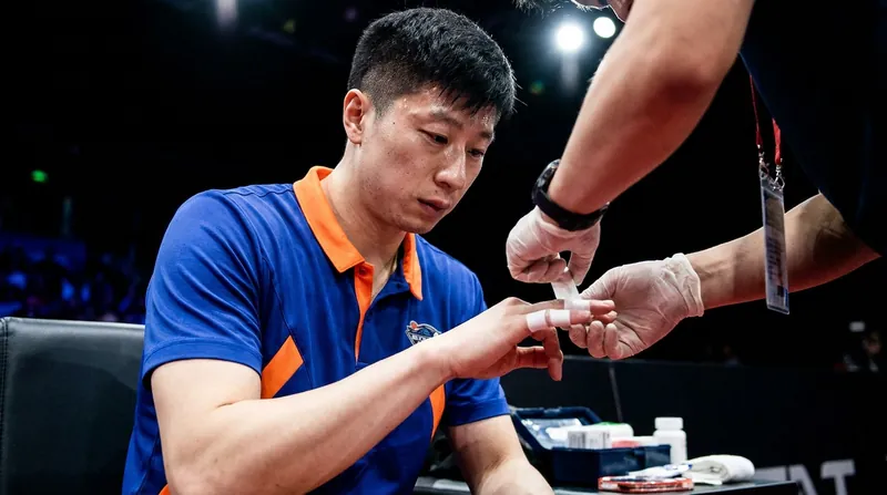 Wang Chuqin required a medical timeout for a bleeding hand during the London World Championships.