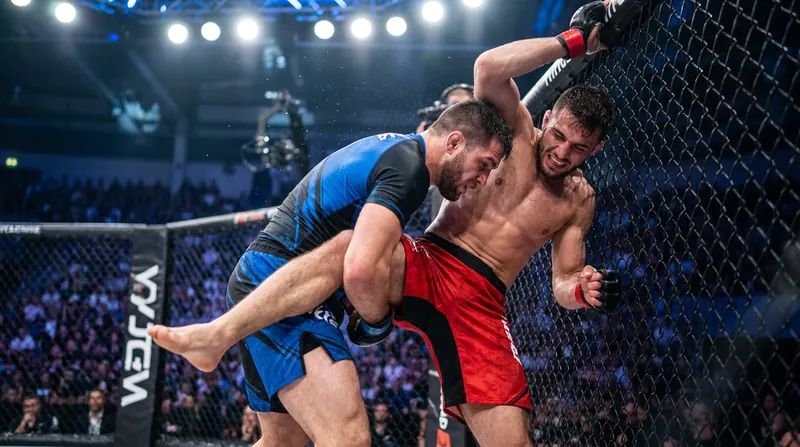 Makhachev's ability to close the distance and initiate grappling exchanges will be the defining factor of the fight.