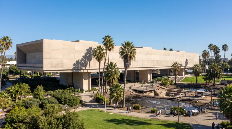The sprawling footprint of the galleries required navigating the complex, fossil-rich terrain of the La Brea Tar Pits.