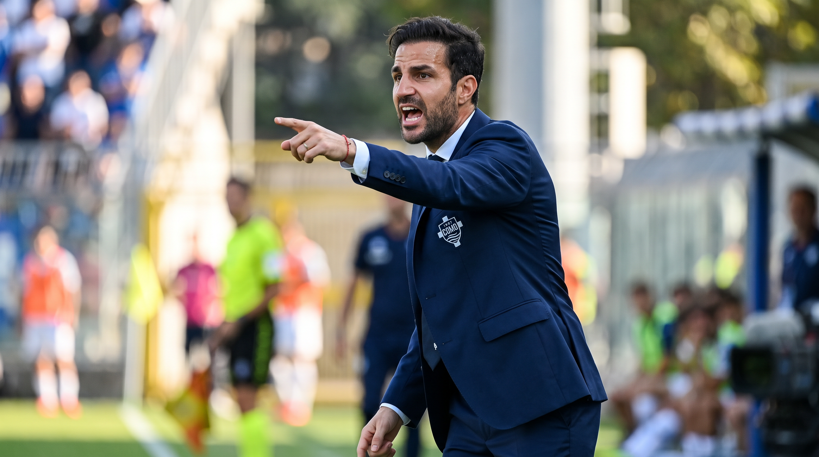 Como head coach Cesc Fàbregas personally drove the recruitment of the English center-back.