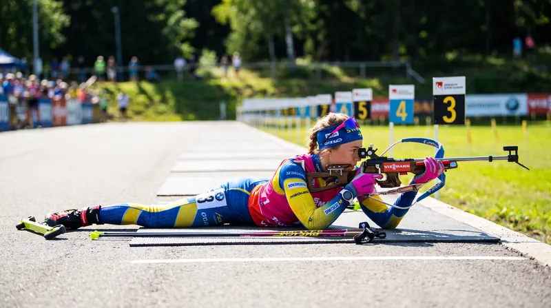 Sweden's Elvira Öberg shot 18/20 to secure a commanding victory in the women's mass start.