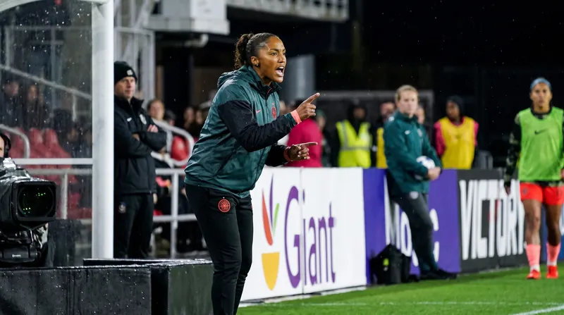 Assistant coach Sarah Lowdon managed the Thorns to a vital victory in the absence of head coach Robert Vilahamn.