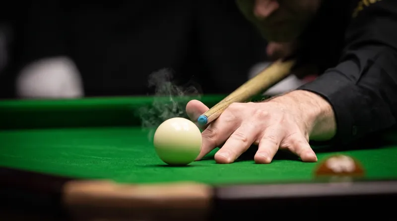 Mark Selby's decision to switch to a wider 9.2mm cue tip paid immediate dividends in Taiyuan.