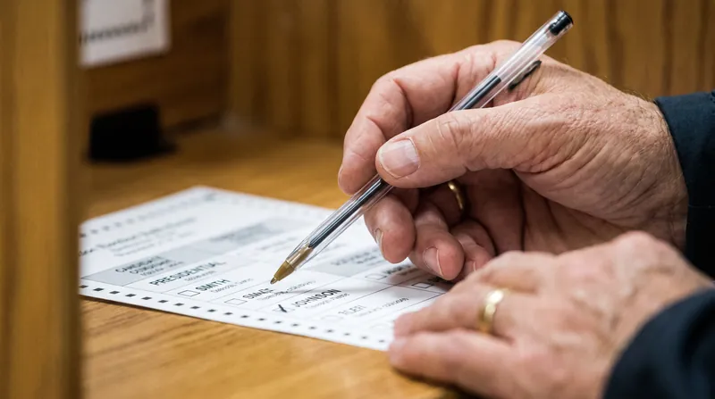 Third-party organizers argue the major parties are attempting to limit voter choice to protect incumbents.
