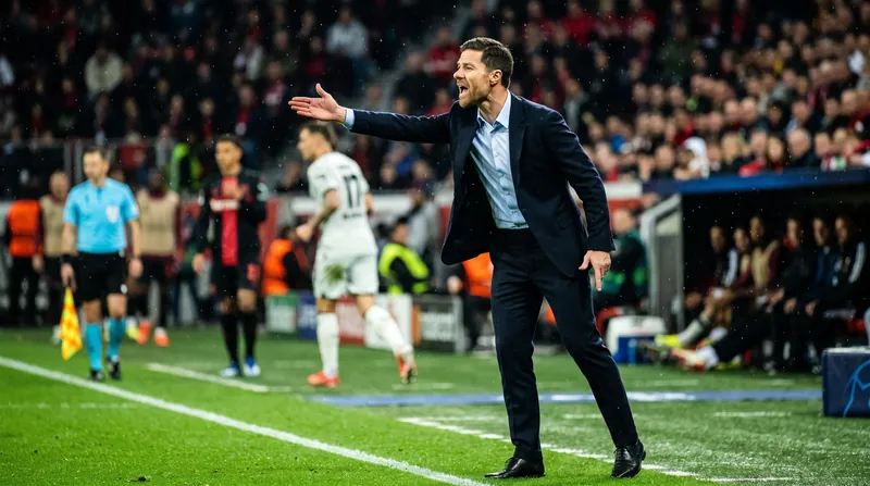 Chelsea manager Xabi Alonso has publicly requested clarity on his squad before the window closes.