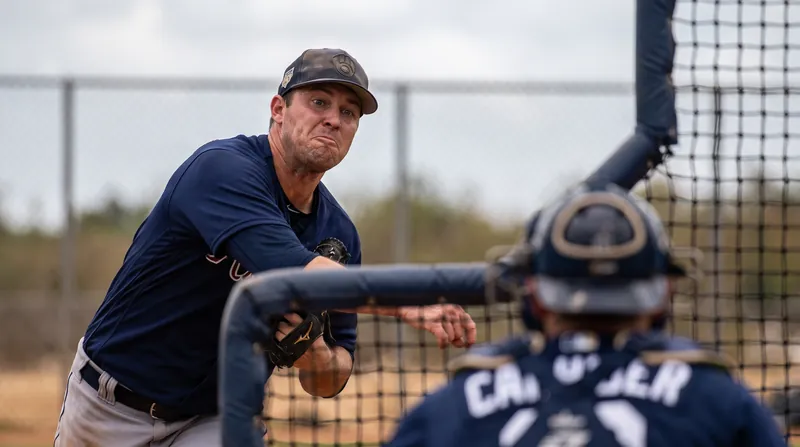 Doosan Bears ace Wes Benjamin has resumed throwing and is nearing a return to the mound.