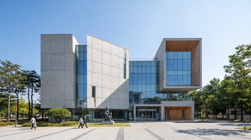 Chinese artists were ordered to withdraw their special exhibition from the Ha Jung-woong Art Museum.