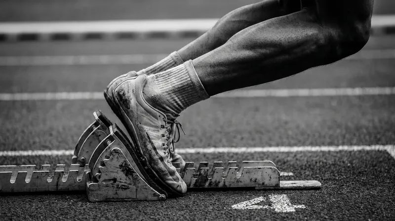 Explosive movements rely on muscle stiffness to transmit force efficiently—a property temporarily reduced by deep stretching.