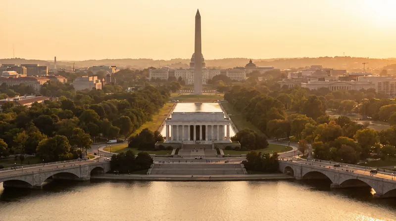 The National Park Service report acknowledges the arch will break the historic alignment connecting the Lincoln Memorial and Arlington House.