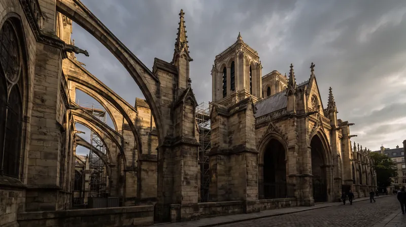 Flying buttresses act as an external exoskeleton, catching the outward push of the roof.
