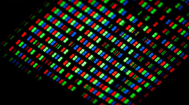OLED panels achieve near-instantaneous GtG times, but still suffer from MPRT blur due to sample-and-hold persistence.