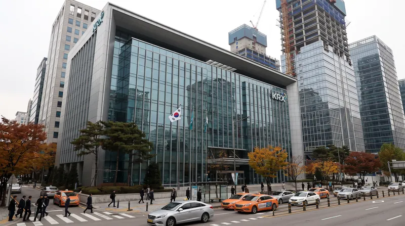 The allegations center on transactions made before HYBE's debut on the Kospi index in October 2020.