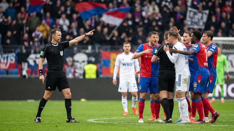 A 101st-minute VAR review awarded Telstar the decisive penalty.