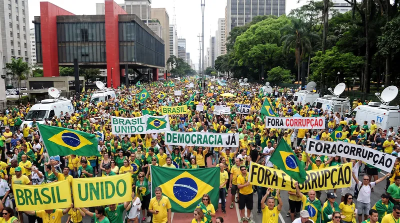 Tens of thousands of opposition supporters rallied in São Paulo, tying the judicial crisis to the upcoming presidential election.