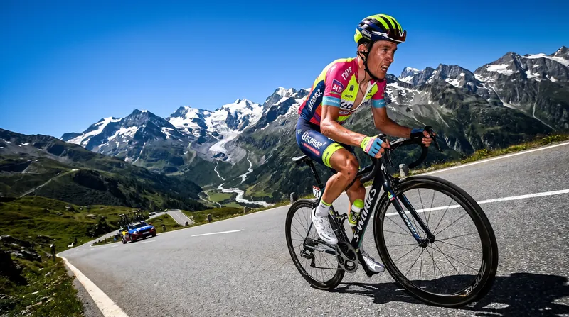 As gradients increase, riders must actively manage their gear ratios to prevent cadence from dropping into the high-torque, muscle-depleting zone.