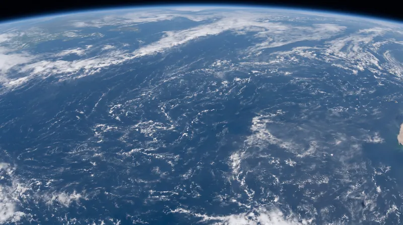 Satellite view of the Atlantic Ocean showing clear skies and no hurricane formations.