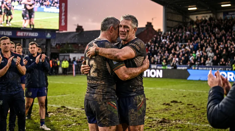 St Helens legends Jonny Lomax and Mark Percival bowed out with a final-day victory over Hull KR.
