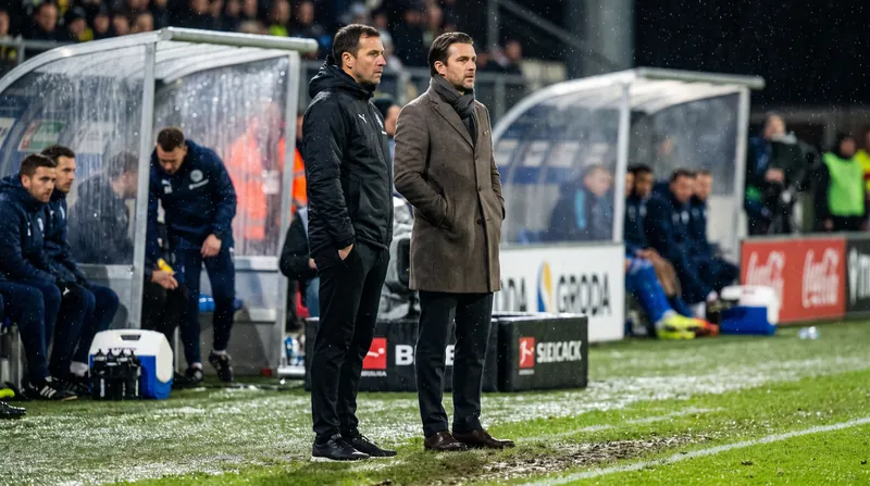 Managers Daniel Farke and Pierre Sage oversaw a tense tactical battle that ultimately ended level.