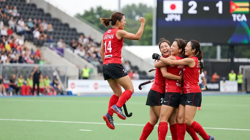 Host nation Japan matched India's early pace with a 9-0 victory over Sri Lanka, led by Koji Yamasaki's four goals.