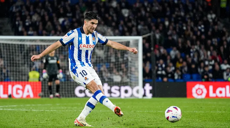 Former Valencia captain Carlos Soler converted a 75th-minute penalty to restore Real Sociedad's lead.