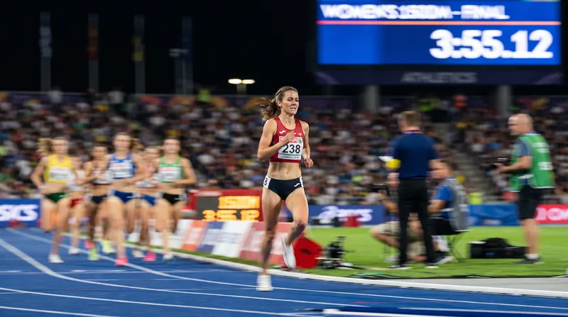 Klaudia Kazimierska stunned the field in Brussels with a 3:54.05 in the 1500m.