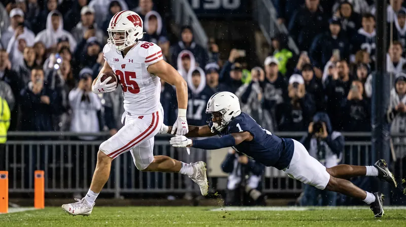 Jacob Harris breaks loose for the game-winning 72-yard touchdown in the final minutes.