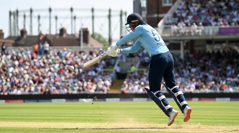Tom Banton's maiden international century powered England to a series-clinching victory over Sri Lanka.