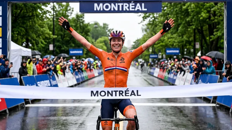 Demi Vollering outsprinted Kasia Niewiadoma to claim her first elite road race world title.